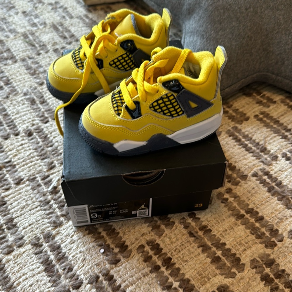 Air Jordan 4 Retro PS 'Lightning' 2021